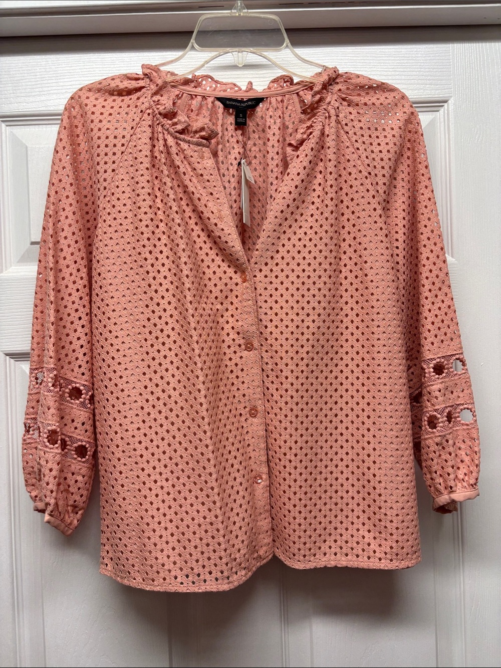 Banana Republic Coral Pink Eyelet Button-Down Blouse Ruffle Neck Small New